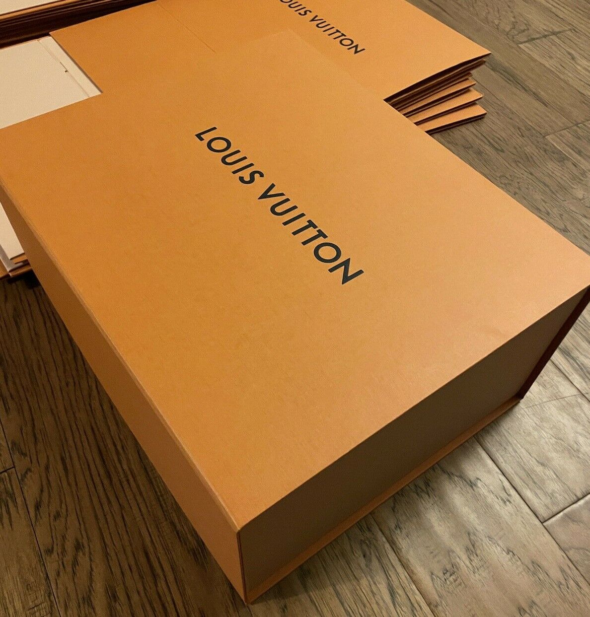 LV Magnetic Box LV Magnetic Box